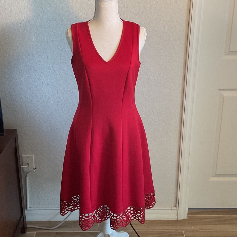 Donna Ricco Scarlet Sleeveless Midi Dress